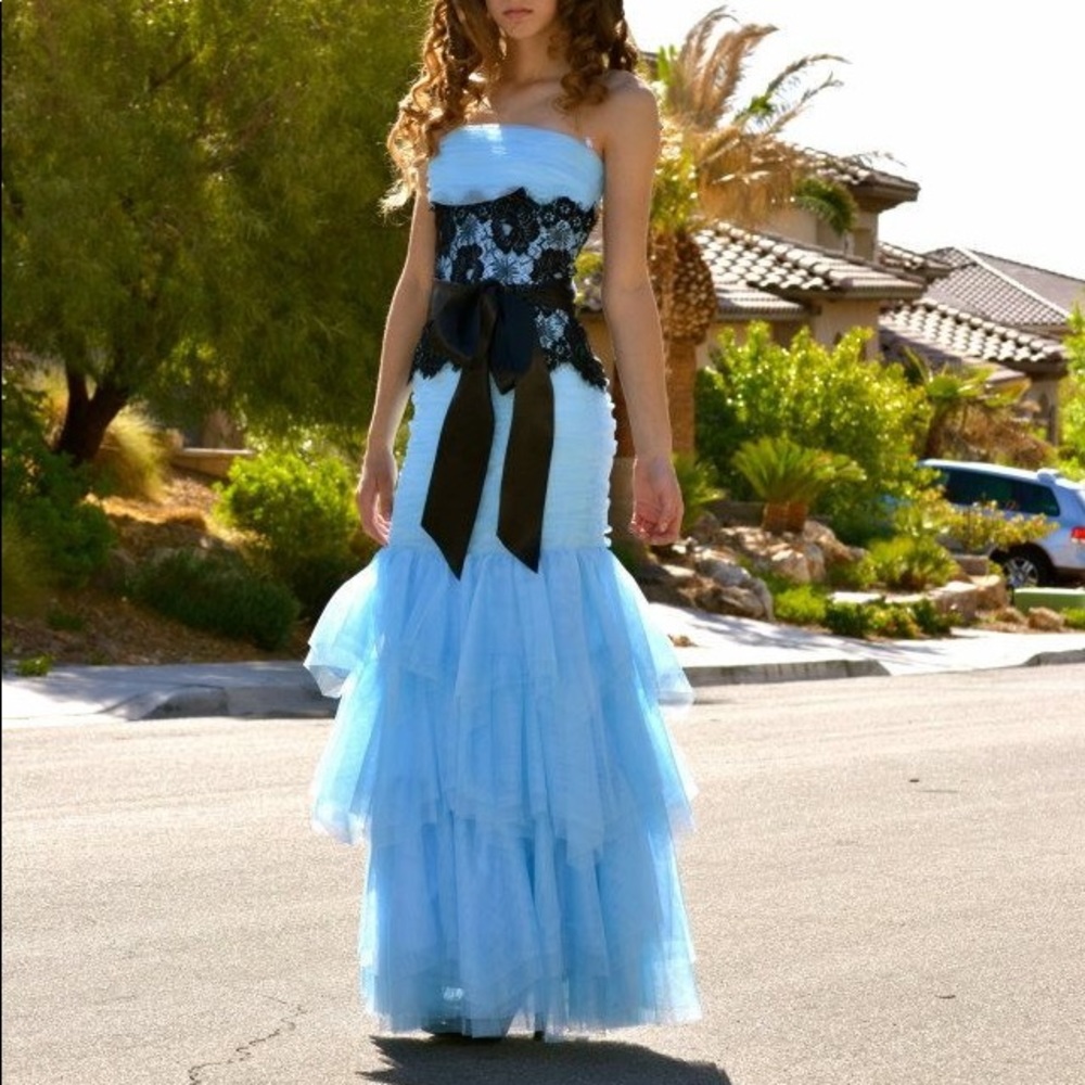 STUNNING BABY BLUE MERMAID DRESS